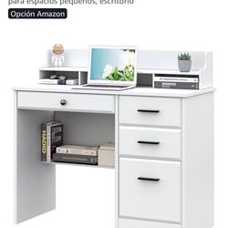 Wood Desk for children, teens, and adults. It's in perfect condition.