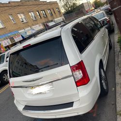 2013 Chrysler Town & Country