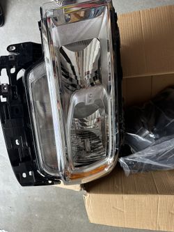 Dodge Ram 2500 Headlights