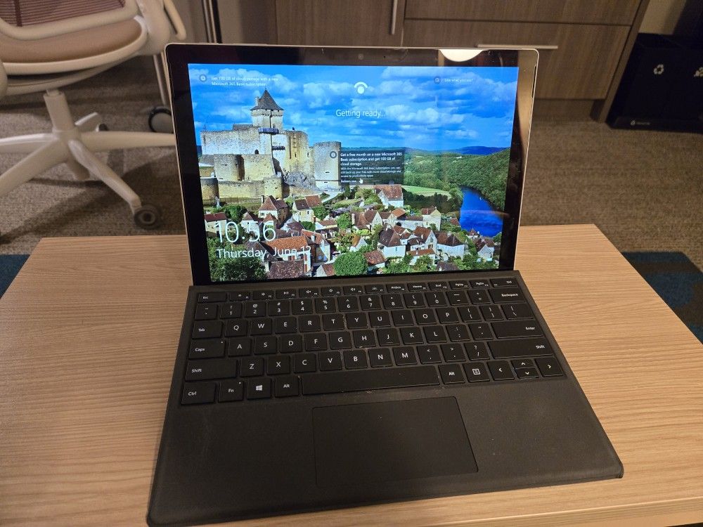 Microsoft Surface Pro 8