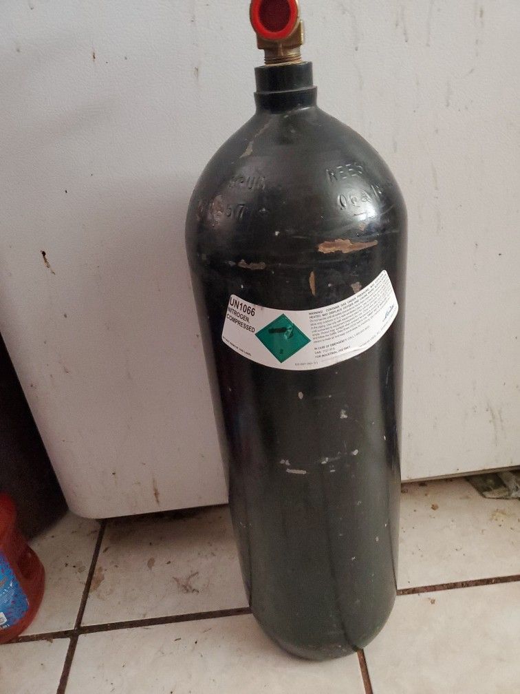 Nitrogen Tank