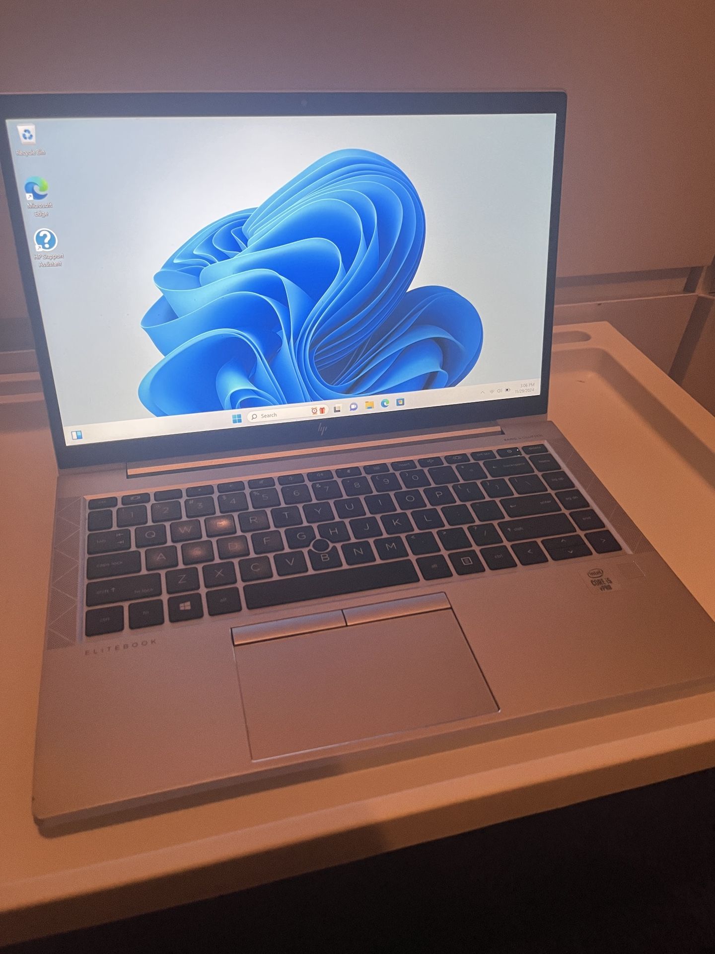 HP ELITEBOOK LAPTOP w/ WIN 11 & MORE
