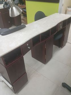 Manicure tables