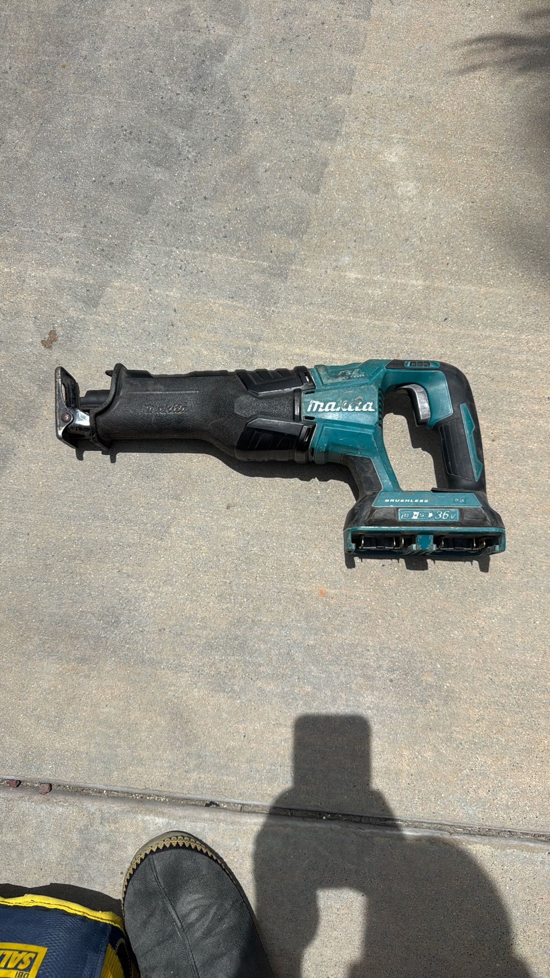 Makita 36v Sawzall XRJ06Z