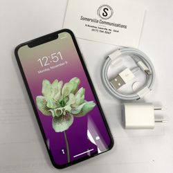 Factory unlocked iPhone x 64 gb, excellent conditions store warranty 