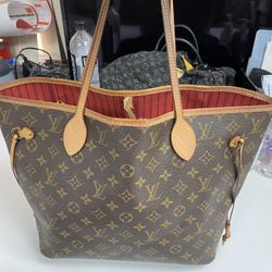 Louis Vuitton Neverfull MM 