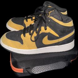 Air Jordan Shoes Size 5.5 Boys Or 7 Girls Excellent Condition $40