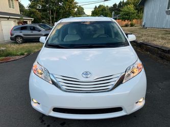 2017 Toyota Sienna LE 8 passenger