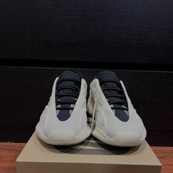 Adidas Yeezy 700 V3 Azael size 13