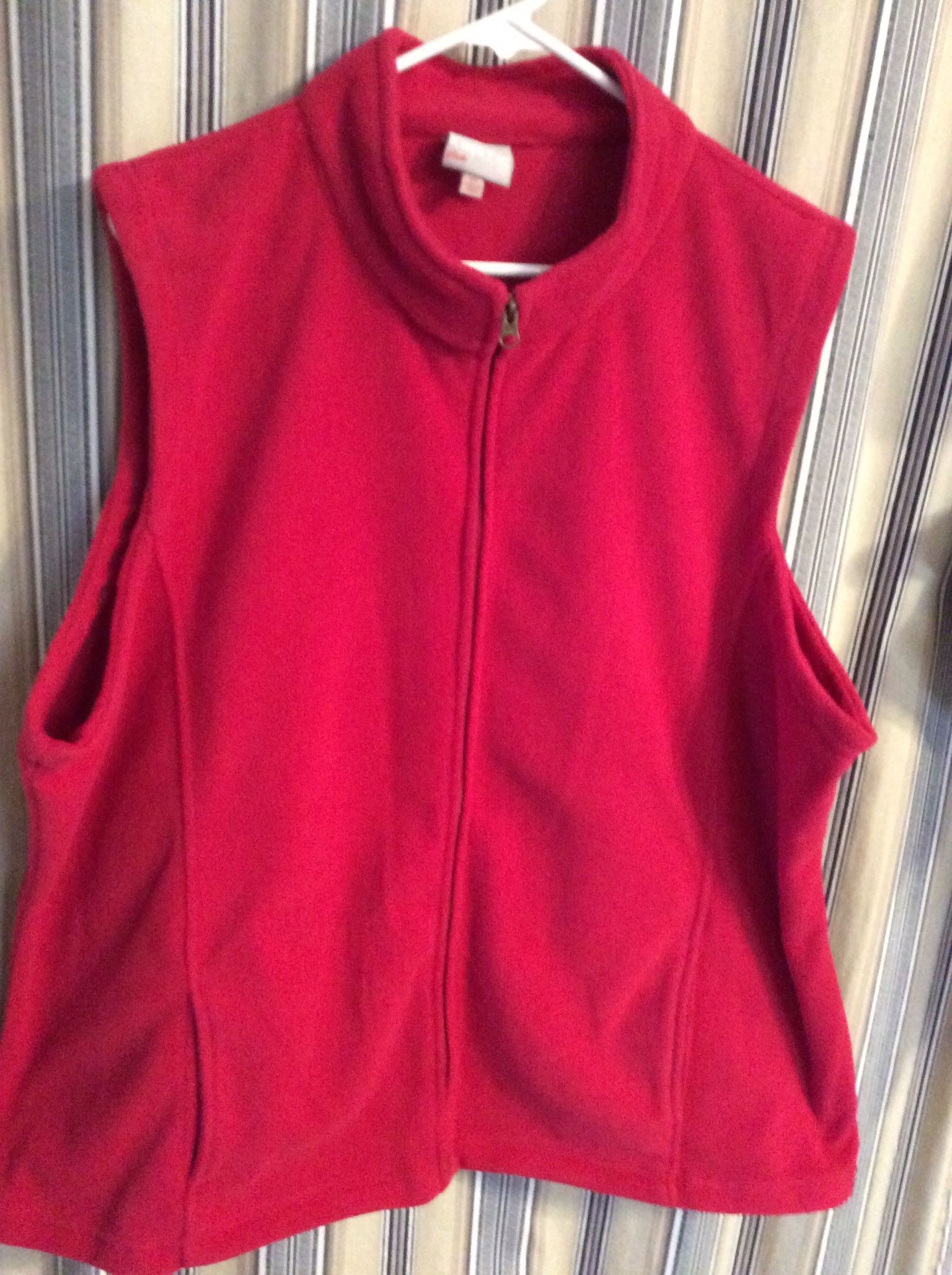 Vest Women’s Sz 3X, USED, Zip Front And Pockets, warm fleece material, Meet at Exxon at 2428 E Lamar Alexander Parkway Maryville
