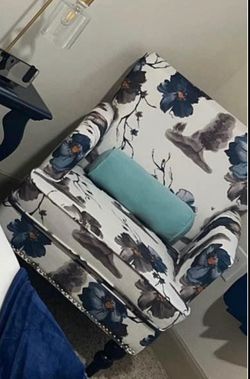 Accent chair