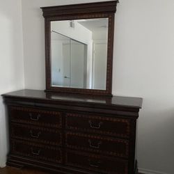 Mirror Dresser With 6 Drawers 