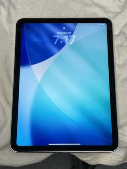 Apple iPad 10th Gen 10.9" A2696 MPQ03LL/A 64GB WI-FI Silver