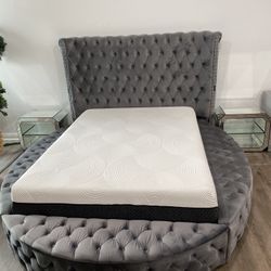 Gorgeous Velvet Tufted Bed With Storage $799