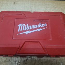Milwaukee

8 Amp Corded 1 in. SDS D-Handle Rotary Hammer

Drill