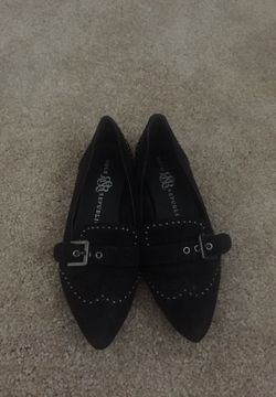 Rock and republic flats size 6.5