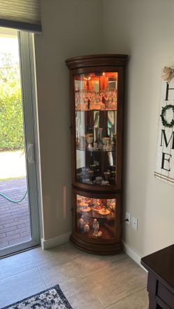 Corner Curio