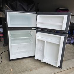 Whirlpool Mini Fridge