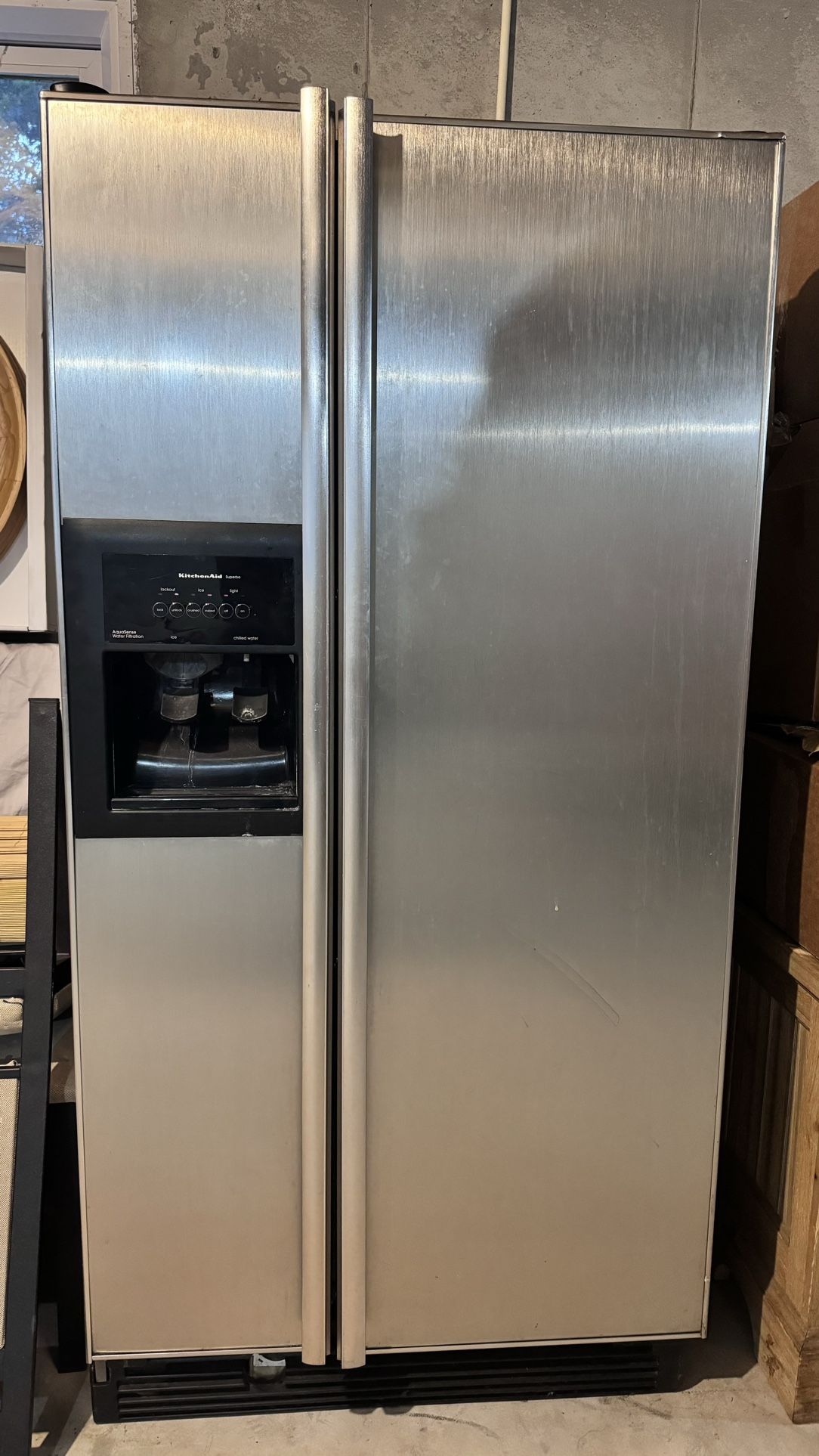 21.6 Cu Ft Kitchen Aid Water And Ice Dispenser Fridge