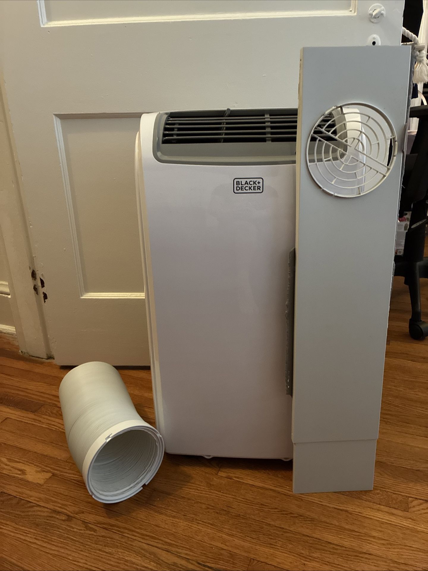 BLACK+DECKER BPACT12WT 12000 BTU Portable Air Conditioner