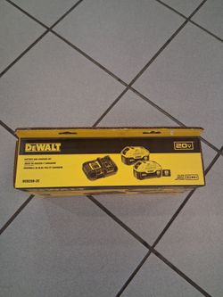 DEWALT 8AH BATTERY AND CHARGER KIT.