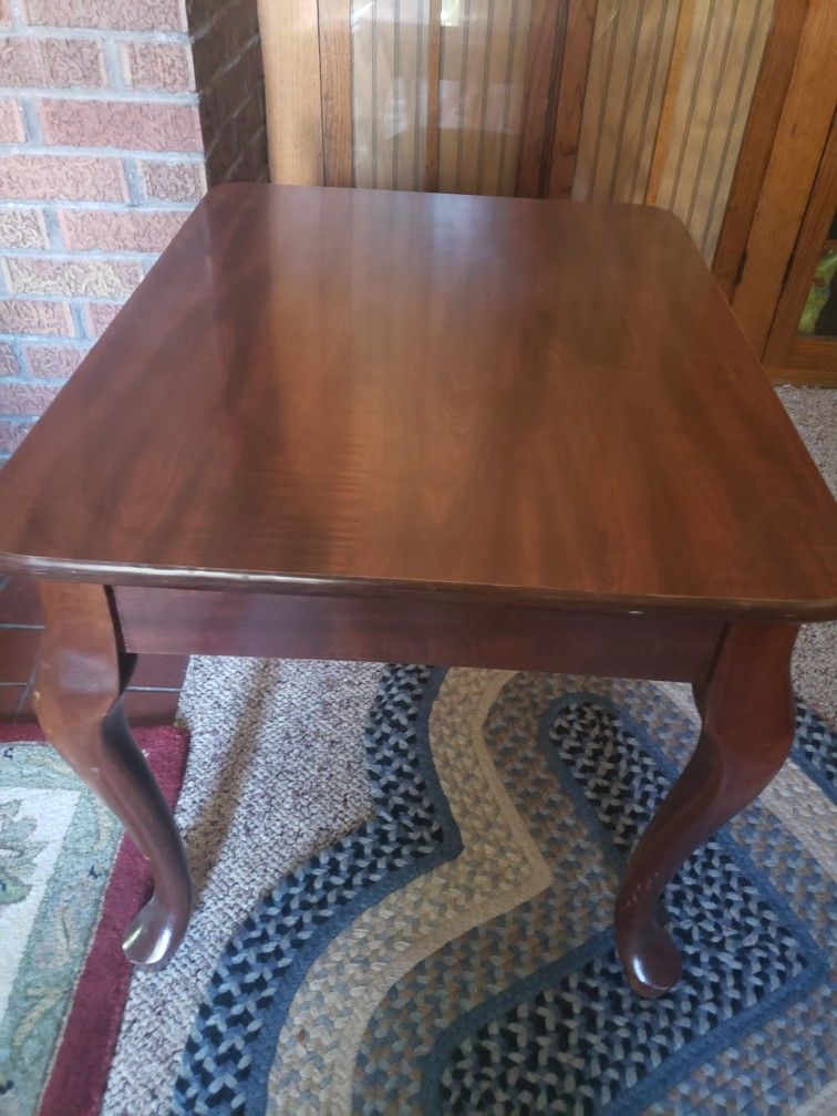 Corner Wood   Table 