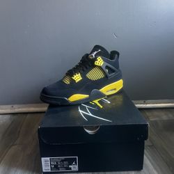 Jordan 4 Thunder 