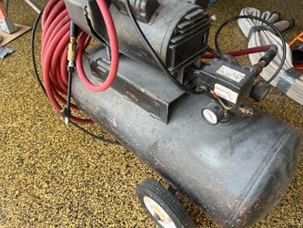 Portable Air Compressor w/ Heavy Duty Hose