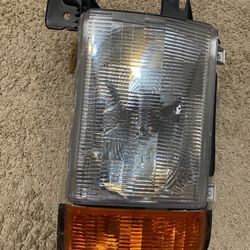 New DEPO L-CSU Replacement Driver Side Headlight Assembly (This product is an aftermarket product. It is not created or sold by the OE car com