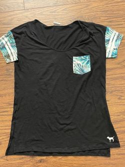 Victoria’s Secret PINK T-shirt