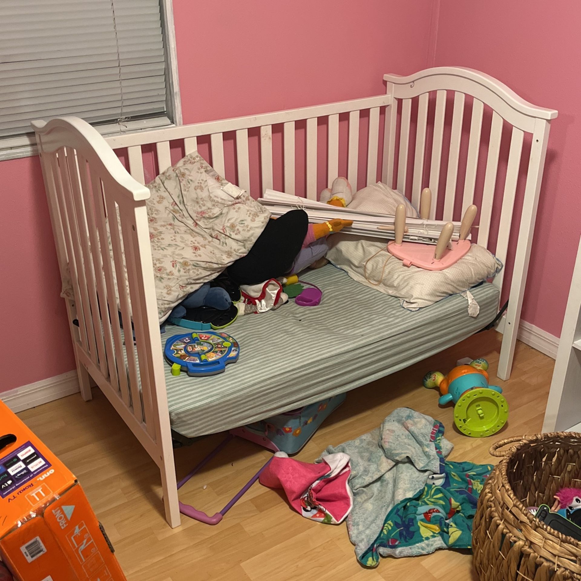 Crib/toddler Bed 