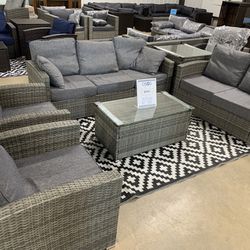 6 Piece Patio Wicker Rattan Set -Couch,Loveseat,2 Chairs,Table and Deck box,Cushions included** Same Day Delivery 