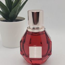 Viktor&Rolf
 
Flowerbomb Ruby Orchid Eau de Parfum

1 fl  ✨️