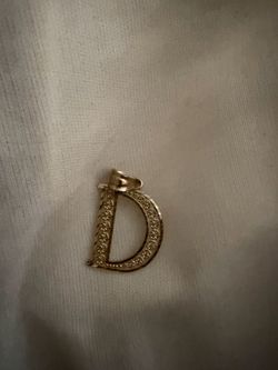 Gold pendant diamond cut D   10 k