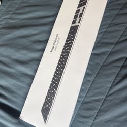 New Apple Magic Keyboard 