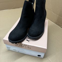 Wild Pair Black Chunky Heel Ankle Boots Women Size 8.5 Platform Booties NEW