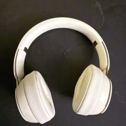 Beats Solo Pro