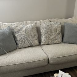 Ashley Monaghan Sofa - 5 Pillows Included