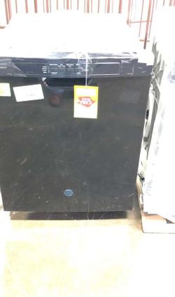 Brand New GE Dishwasher (Model:GDF510PGMBB) 8HL