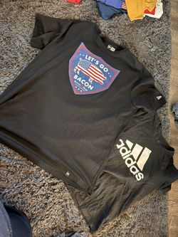 Men Shirts Misc. Medium To XL.