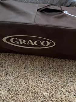 Graco Pack N Play with  carrying Bag