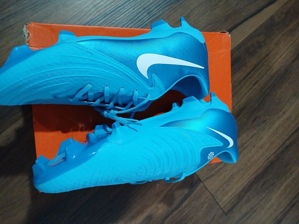 Nike Phantom Luna Size 8.5 $70