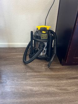 Powerful Stanley 5 Gallon 4 HP Wet/Dry Vacuum SL18115
