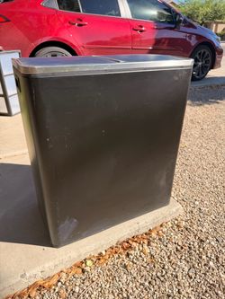Dual garbage cans