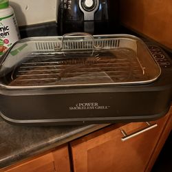 Microwave, Deep Fryer, Rice Cooker And In Doors Grill And A Blender 