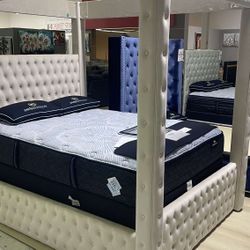 AP🎉 Queen Canopy Bed// Financing & Delivery 
