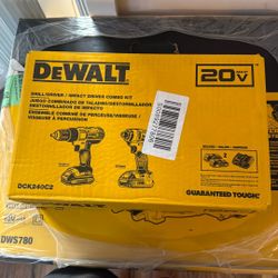 DEWALT Drill/ Driver / Impact Driver Combo Kit