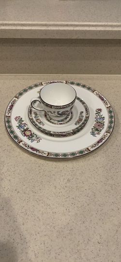 Wedgwood Kutani Krane. Bone China Made in England