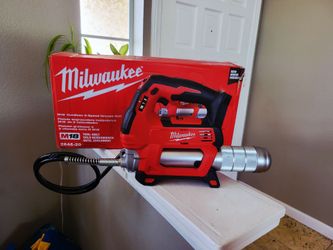 Milwaukee M18 18V Lithium-Ion Cordless Grease Gun 2-Speed (Tool-Only)