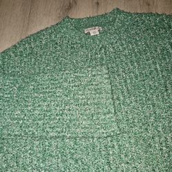 Medium SUPER SOFT AND COZY sweater